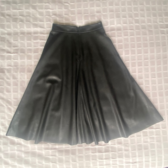 Banana Republic Vegan Leather Skirt Black 0P - Picture 1 of 8